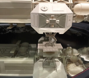 Space 1999 Eagle Transporter – 22 inch model kit by MPC