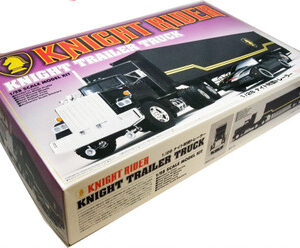 KNIGHT RIDER – Knight Industries Truck & Trailer – Aoshima 1/28 kit